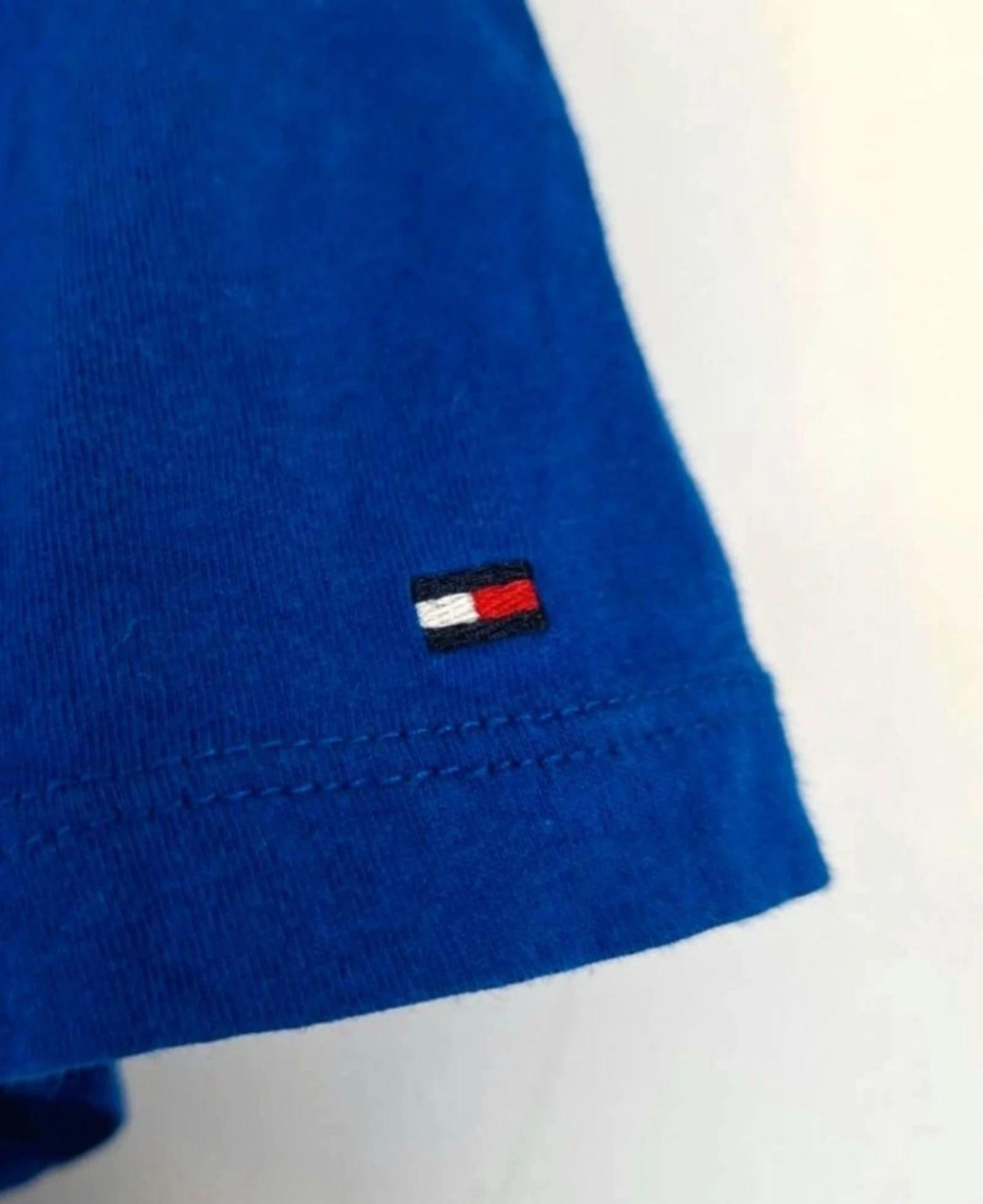 TOMMY HILFIGER Classic Blue Retro Y2K Style T-Shirt from the 2000s – photo 4